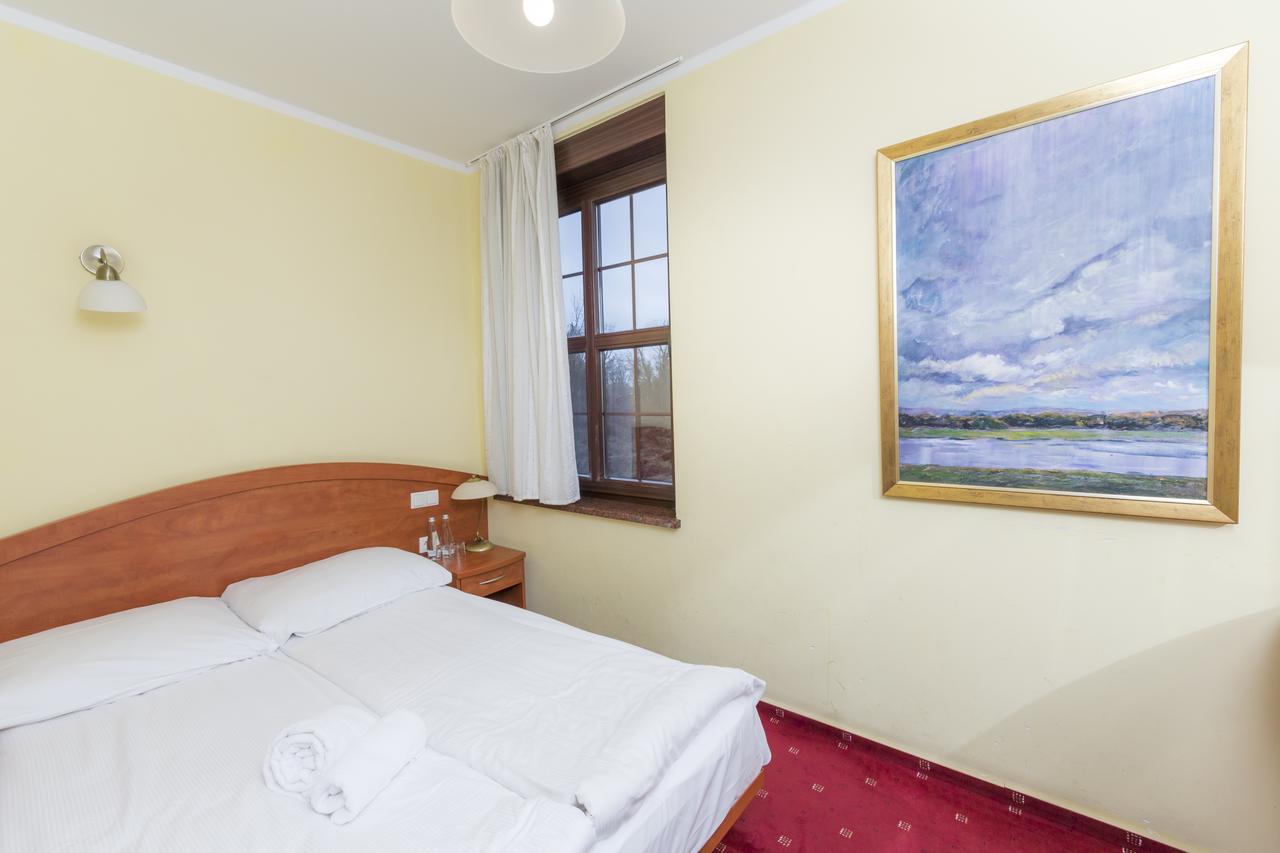 Hotel Bastion คอสต์ชึน นัด โอดรอม ภายนอก รูปภาพ
